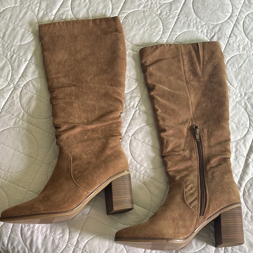 Universal Thread Tan Heeled Boots - Picture 2 of 9